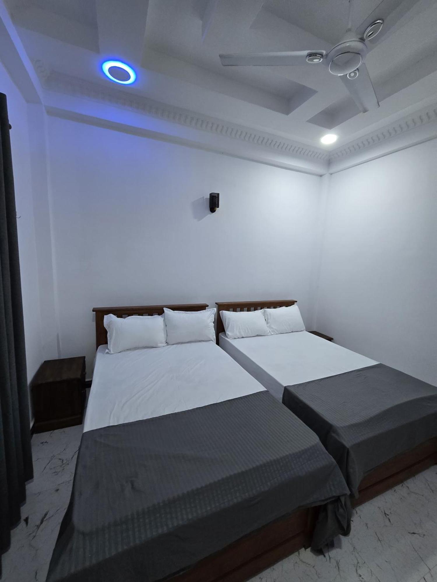 Appartement Munril Guest à Jaffna Extérieur photo