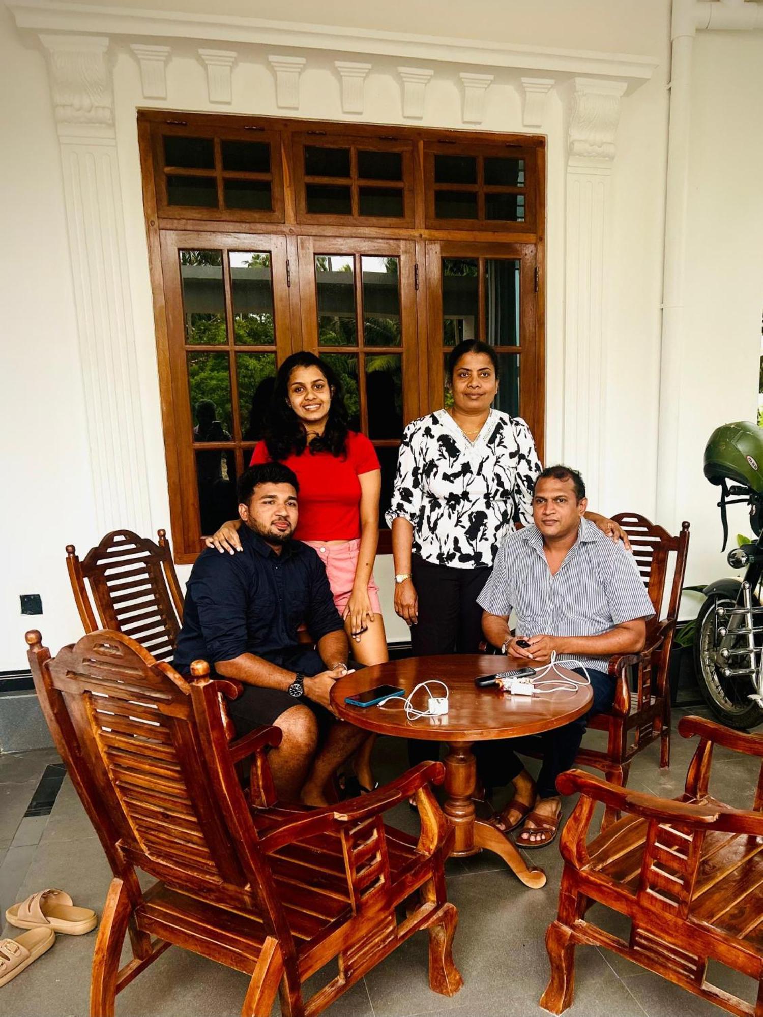 Appartement Munril Guest à Jaffna Extérieur photo