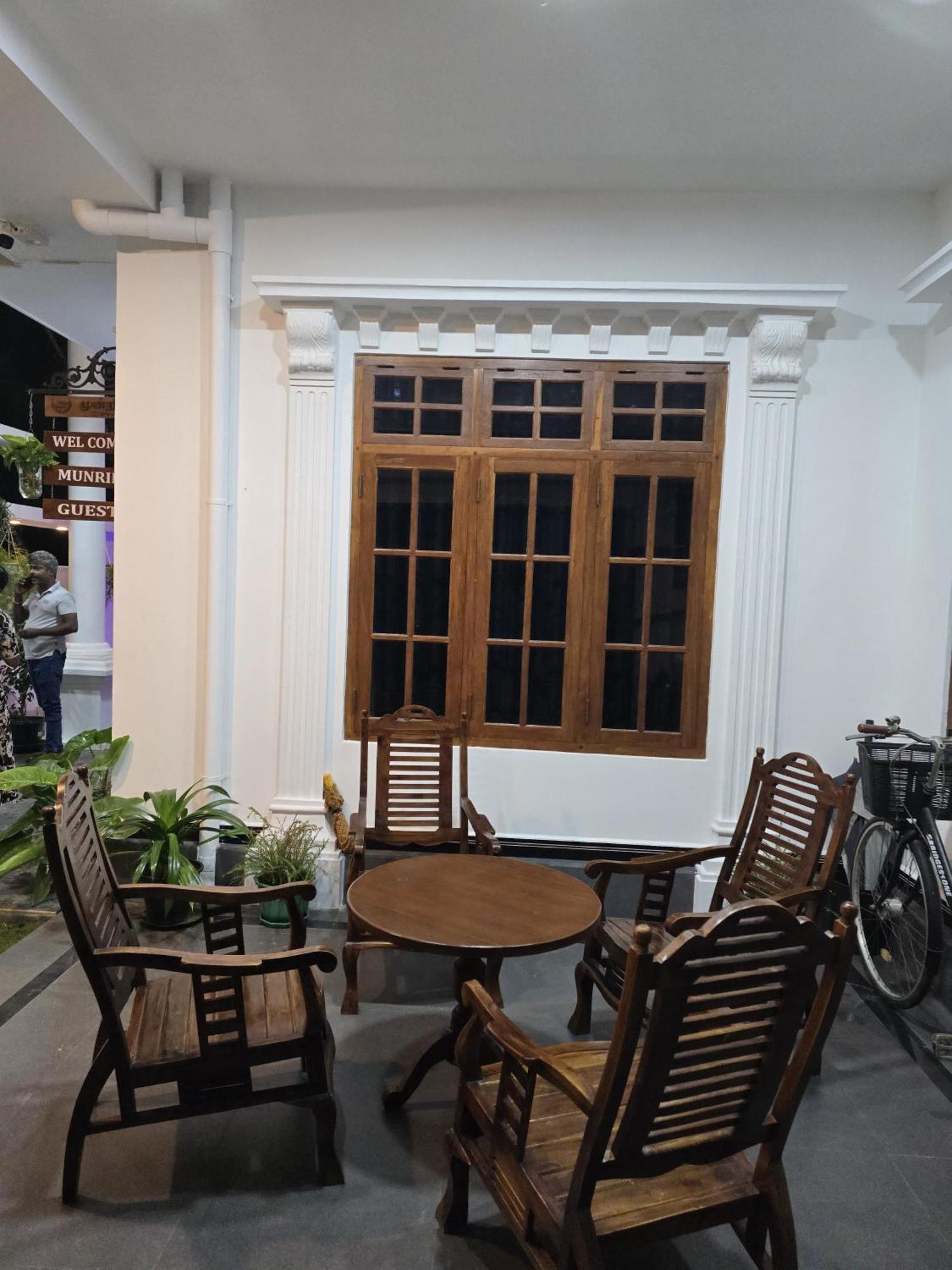 Appartement Munril Guest à Jaffna Extérieur photo