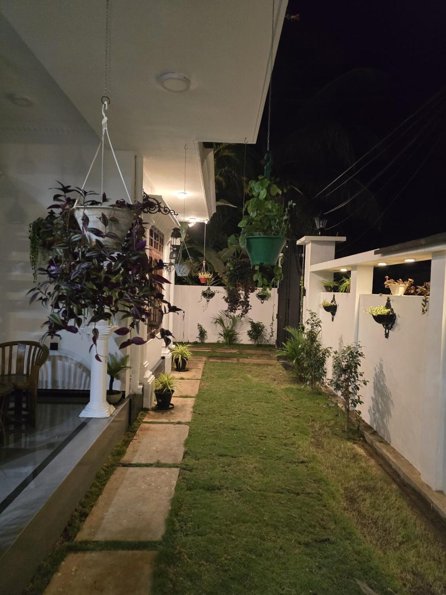 Appartement Munril Guest à Jaffna Extérieur photo